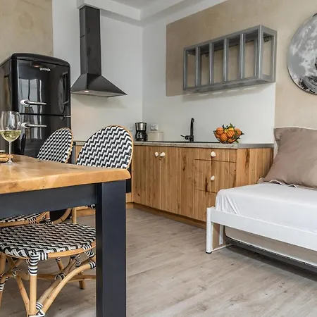 Elizabeth's Dream Place Ii *